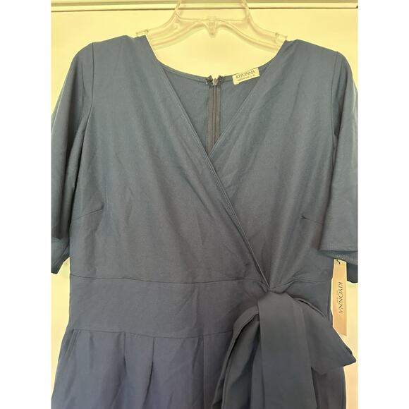 NWT Kiyonna Size XL Navy Charisma Crepe Jumpsuit Blue Romper Wide Leg Pant Vneck - Picture 8 of 8